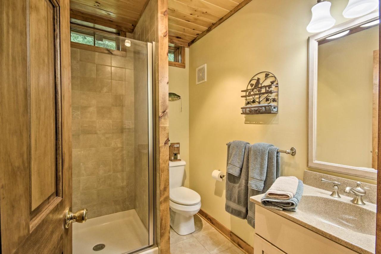 Creekside Berkeley Springs Cabin On 35 Acres! Exteriör bild