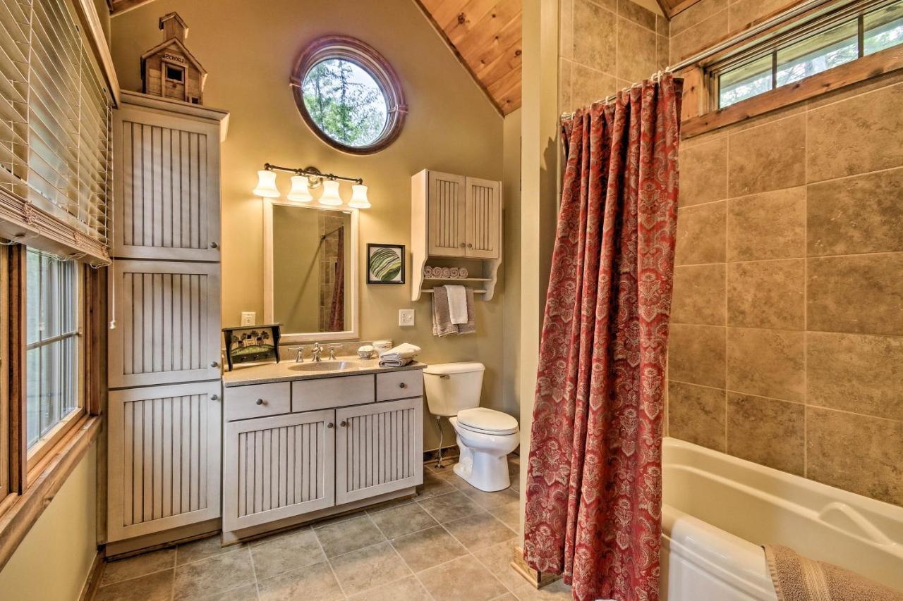 Creekside Berkeley Springs Cabin On 35 Acres! Exteriör bild